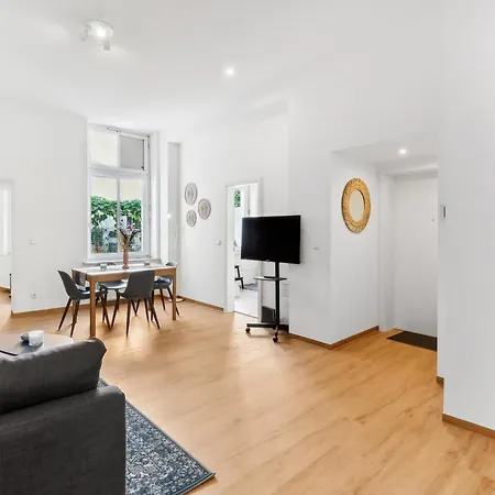 Apartament Cruwzo- Stadtoasen In Der Fussgaengerzone Chociebuż