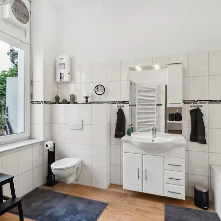 Cruwzo- Stadtoasen In Der Fussgaengerzone * Κότμπους