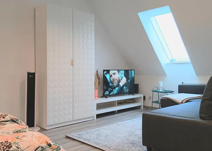 Cruwzo- Stadtoasen In Der Fussgaengerzone קוטבוס